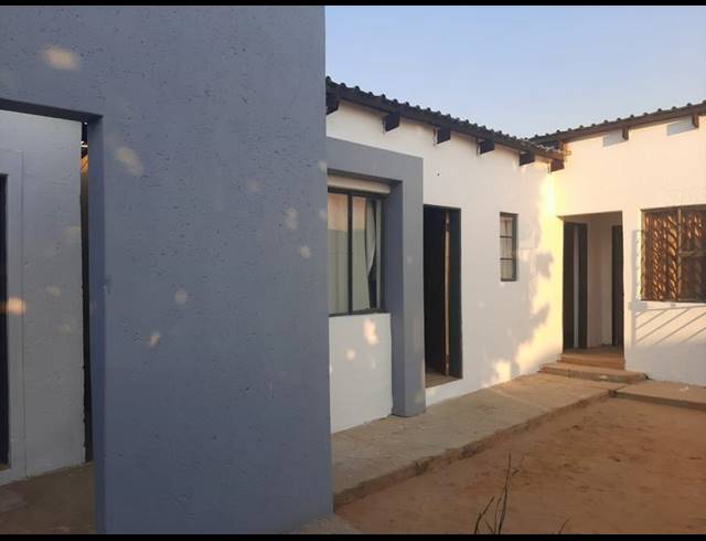 BUSINESS FOR SALE IN SOSHANGUVE P